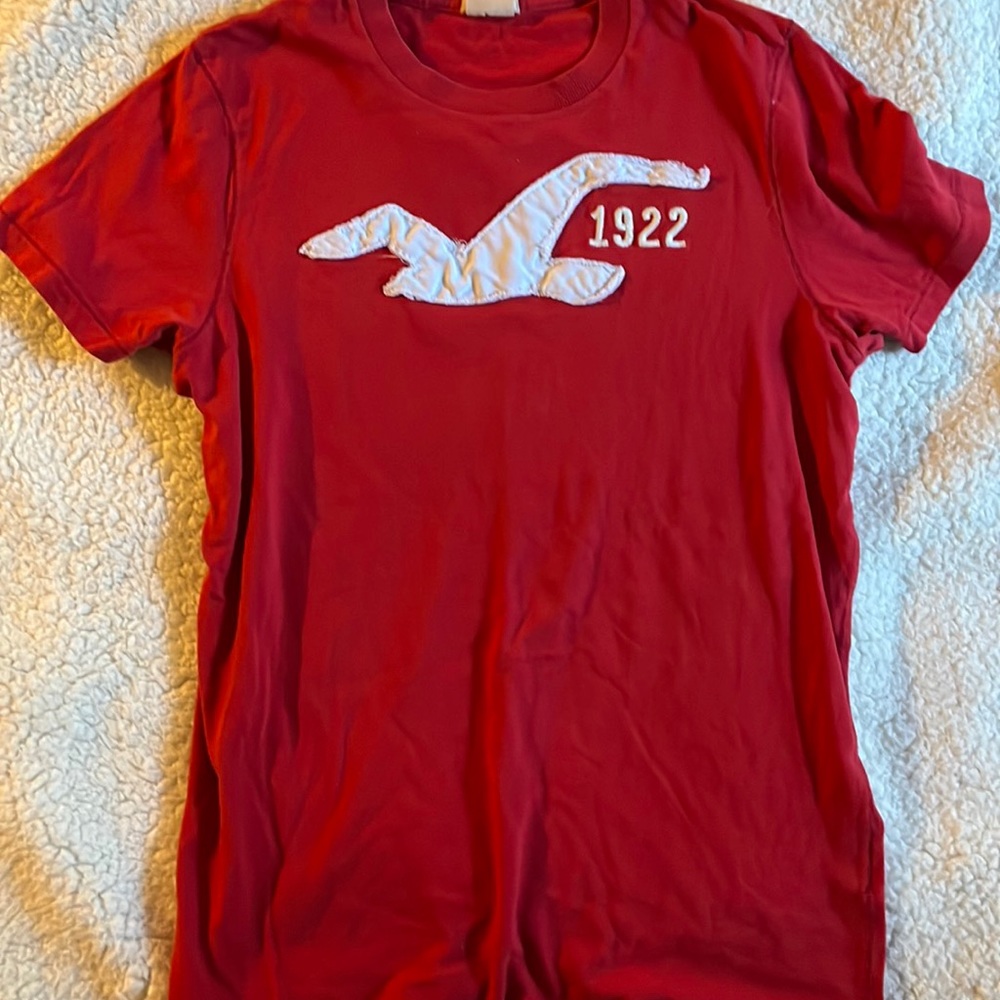 Mens/Jr Hollister small red t-shirt